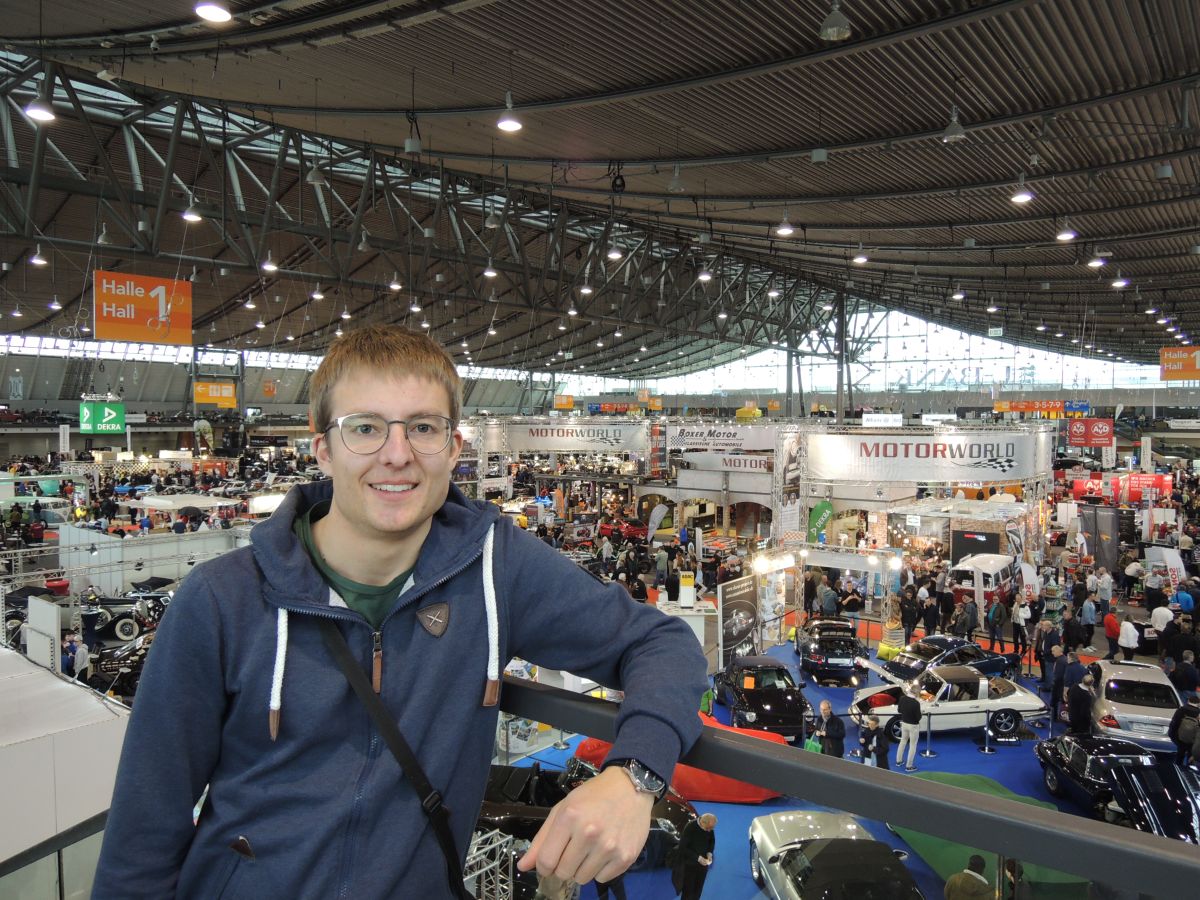 Ich in Retro Classics-Haupthalle